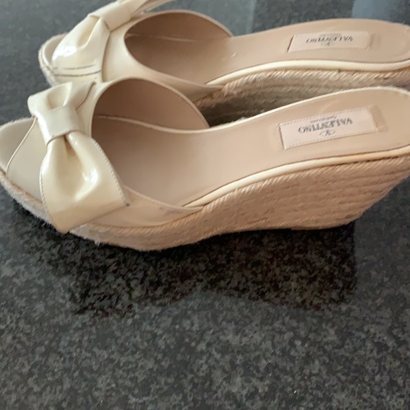 Valentino wages - Picture 2 of 9